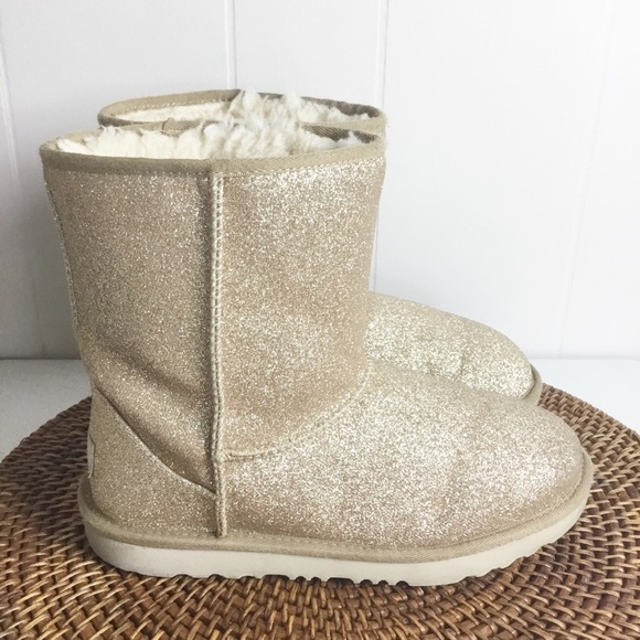 Ugg Gold Glitter Fur Boots Size 5 Womens Shoes - Picture 2 of 6